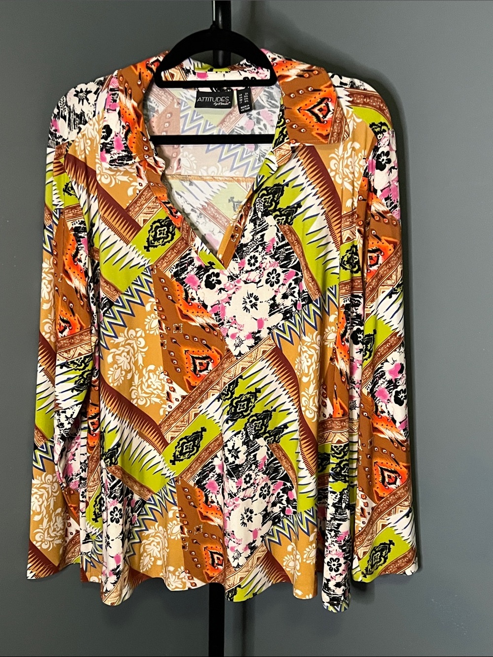 Attitudes by Renee Mustard & Lime Geo Floral V-Neck Long Sleeve Top